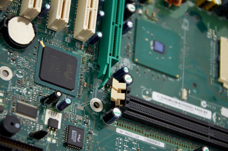 DaoAI AI visual inspection case in Electronics manufacturing