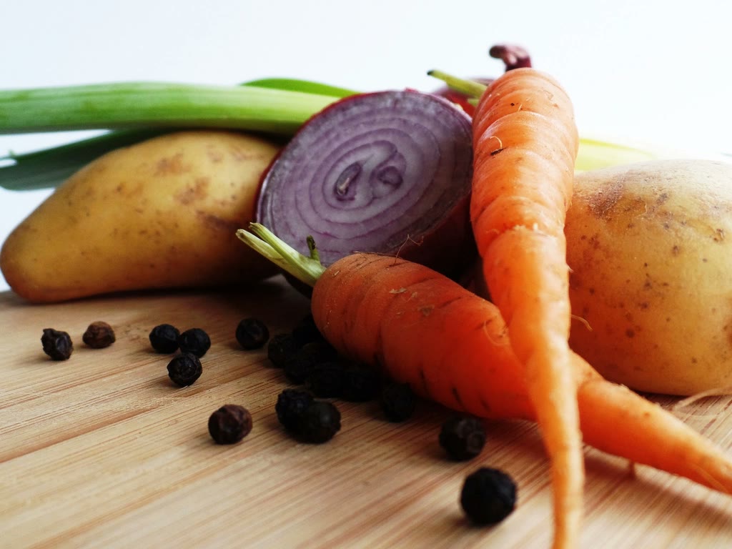 Fresh-Cut Vegetable Small-Object Foreign-Matter Detection